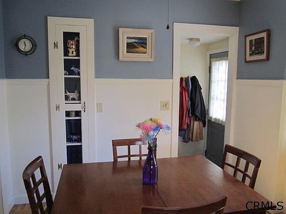 3rd image of 9 Crescent Dr