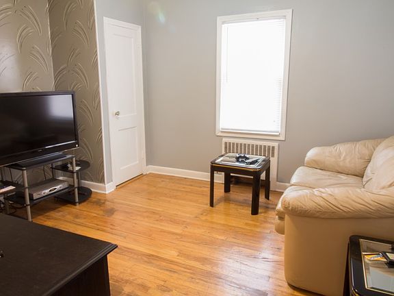 3rd image of 2376 206th St