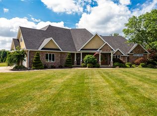 11107 E Cambridge Ln, Effingham, IL 62401