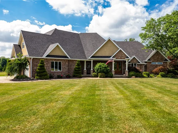 11107 E Cambridge Ln, Effingham, IL 62401