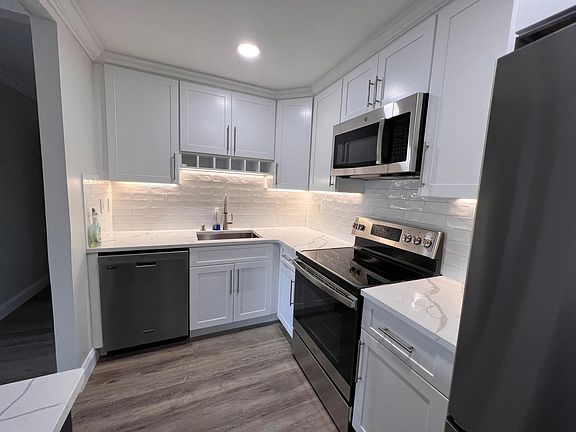 3rd image of 50 Columbus Ave APT 910