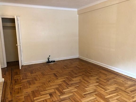 2nd image of 2331 Ocean Ave APT 1