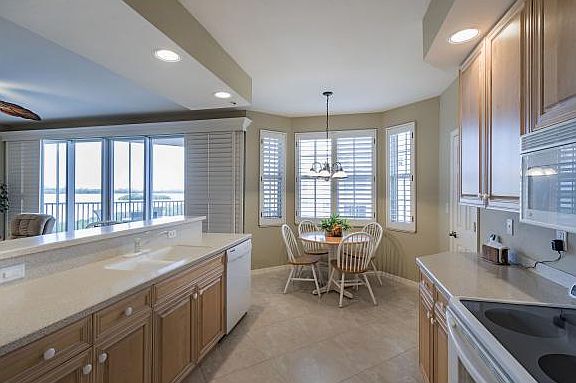 3rd image of 269 Vintage Bay Dr Unit 30