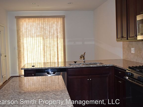 4th image of 43385 Southland St