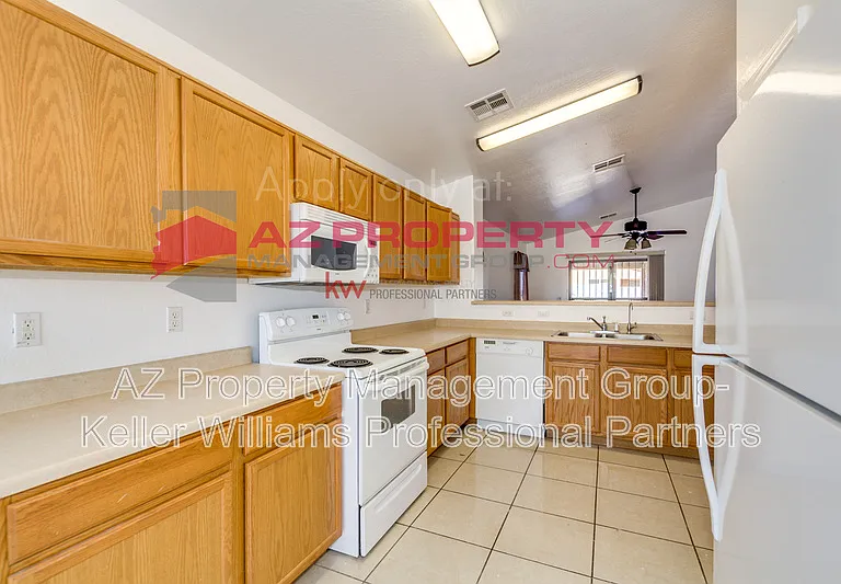 18140 W Mission Ln — Photo 7