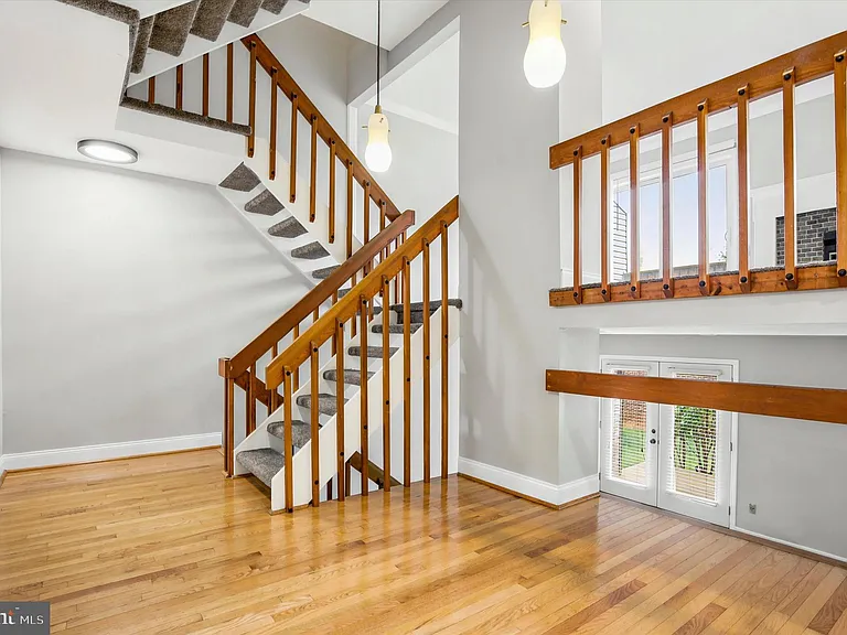 804 Bismark Way — Photo 11