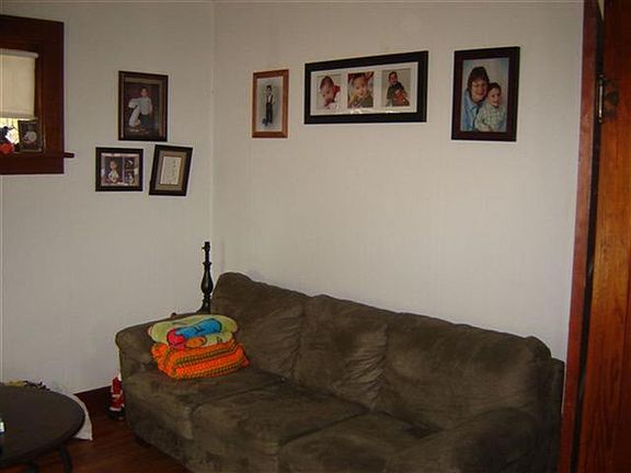 5th image of 815 10th Ave N