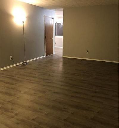 3rd image of 5731 Durand St