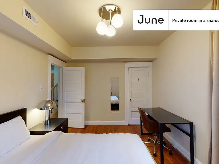 1334 Newton St NE #B — Photo 2