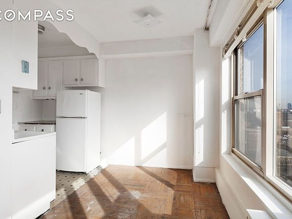 3rd image of 105 Ashland Pl APT 16B