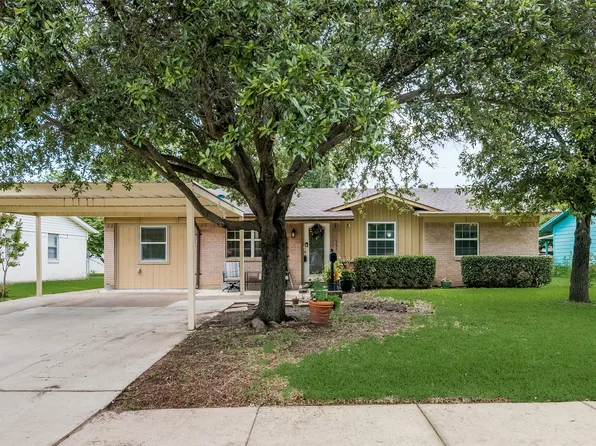 331 Brook Cove Ln, Lewisville, TX 75067