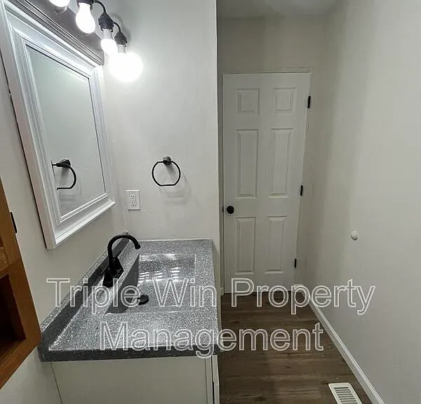 1014 Sunridge Trl W — Photo 29