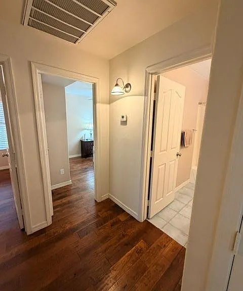 2560 S Vineyard — Photo 18