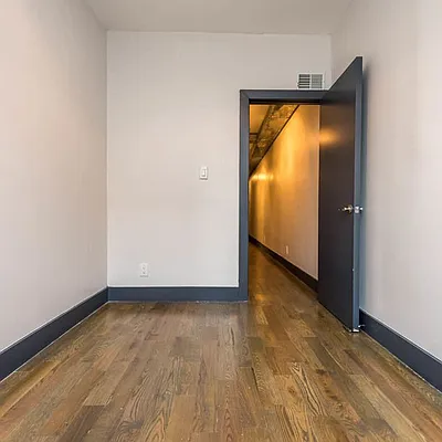 Rented by Nooklyn NYC LLC | media 74