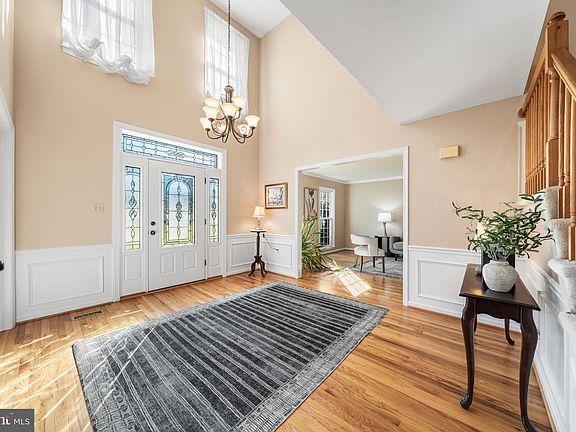 3rd image of 4926 Novak Ln