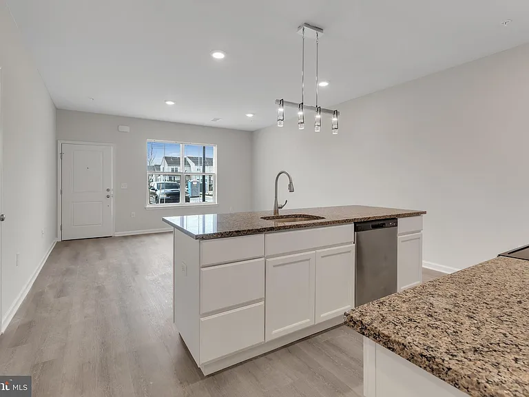 35 Wildflower Ln — Photo 5
