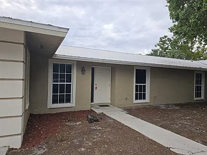 3005 Gordon St Photo 1