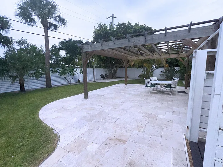 1260 Manor Dr — Photo 41