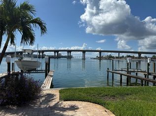 590 Belle Point Dr, Saint Pete Beach, FL 33706