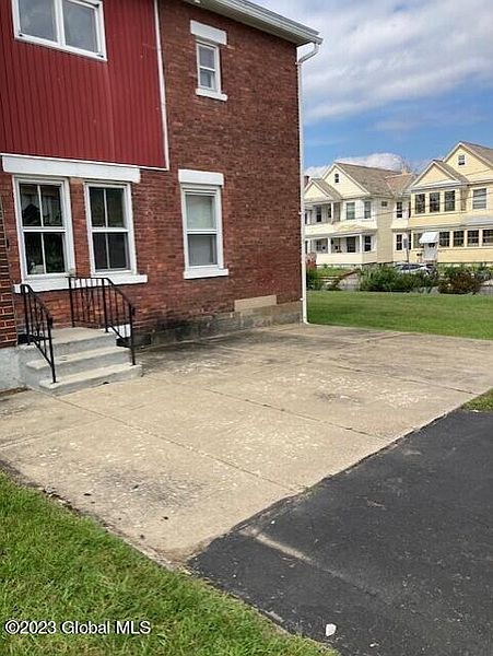 5th image of 1111 Van Cortland Street