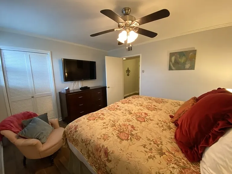 2511 Saint Charles Ave #502 — Photo 16