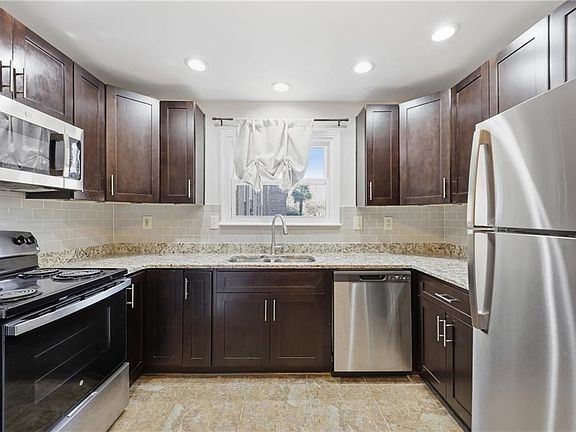 2nd image of 5002 Amboy Ct