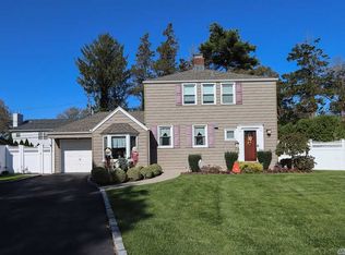 99 Webster St, Westbury, NY 11590