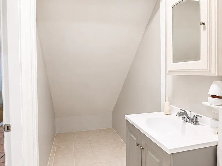 71 Thornton St #1 — Photo 4