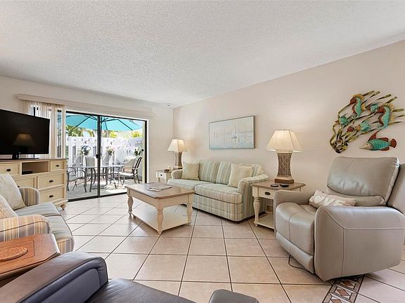 4th image of 6703 Midnight Pass Rd APT 101