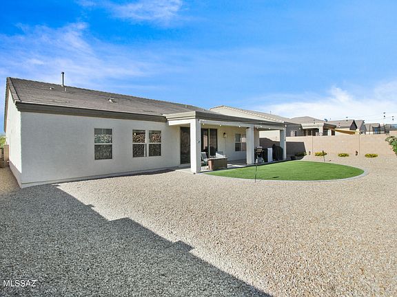 3rd image of 561 W Camino Del Toro