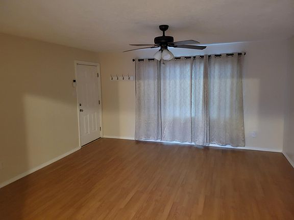 2nd image of 1212 Dorothy St NE