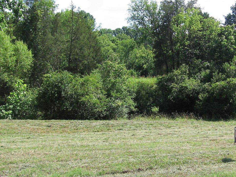 1st image of 748 Brookside Dr