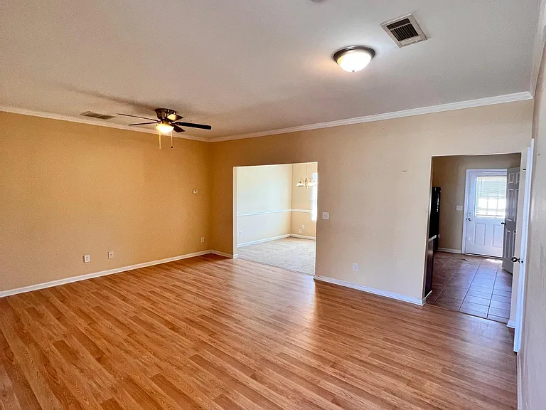 302 Village Dr #302 — Photo 2