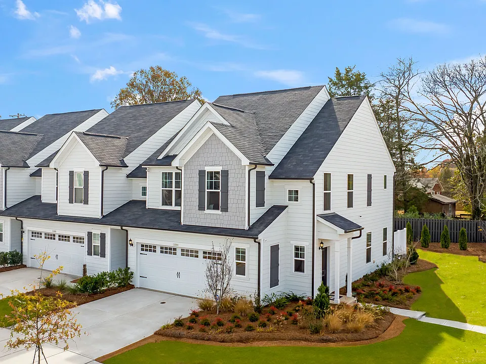 Wayford at Pringle Towns apartments community photo