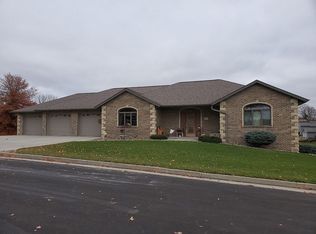 303 Darby Ln, Monona, IA 52159