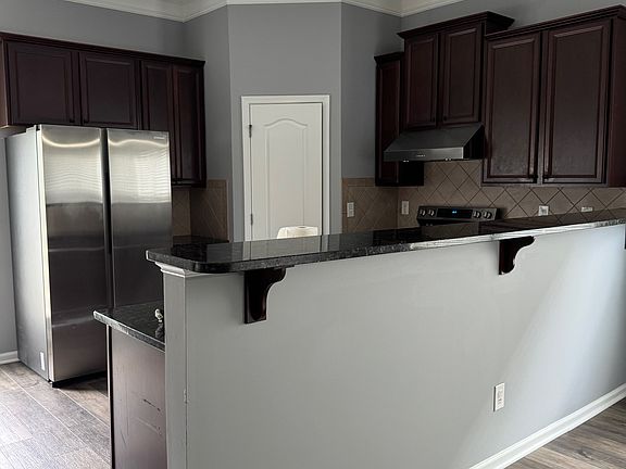 Kitchen with Bar