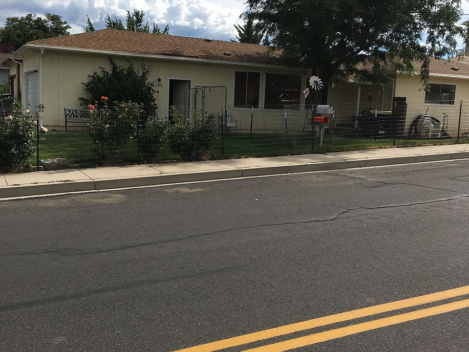 Corner lot,big yard.