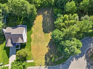 5 Donna Ct, Waterford, MI 48327
