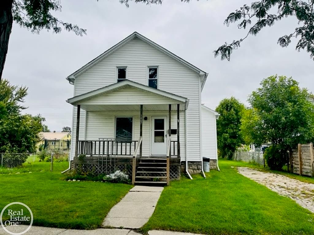 1407 Gillett St, Port Huron, MI 48060 Zillow