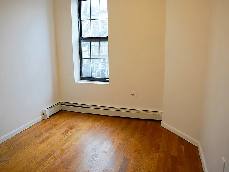 1035 Jefferson Ave #2 — Photo 8