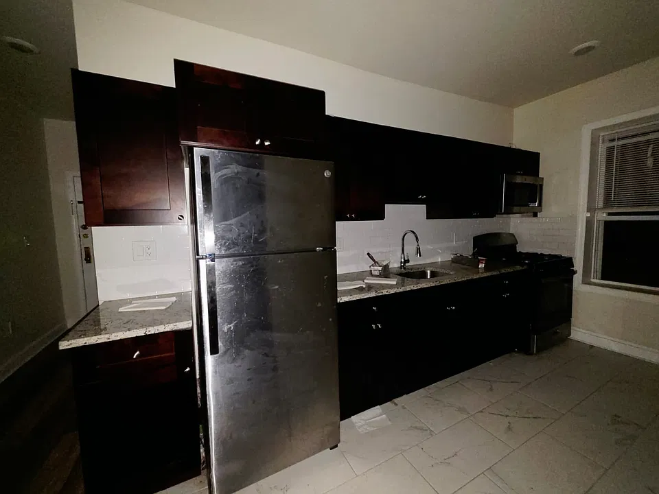 11 Broadway #22E