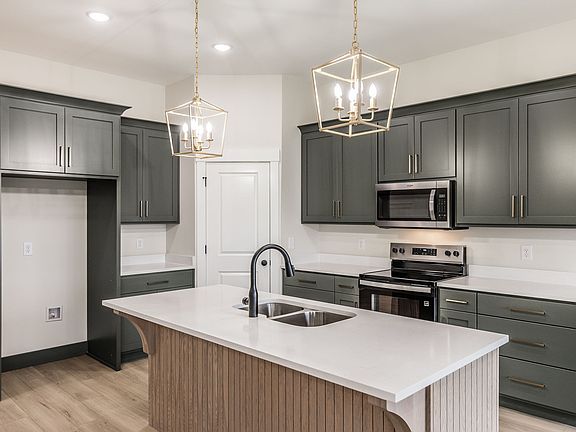 3rd image of 3043 Ayrshire Dr Lot 58