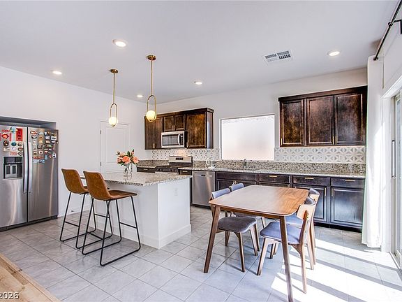 5th image of 10434 Rose Palisade St