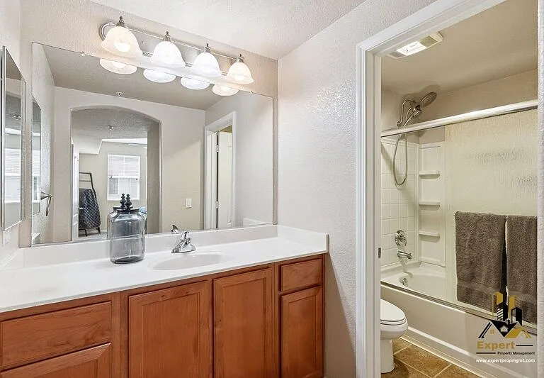 900 Moon Cir #922 — Photo 22
