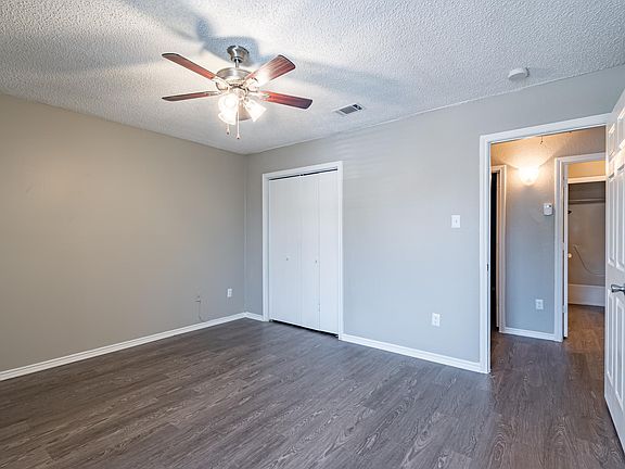 3rd image of 305 Cambridge Dr #309