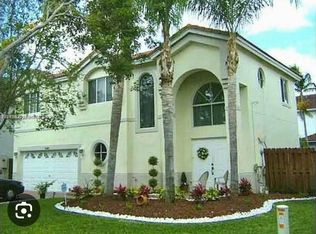 11301 Rockinghorse Rd, Hollywood, FL 33026