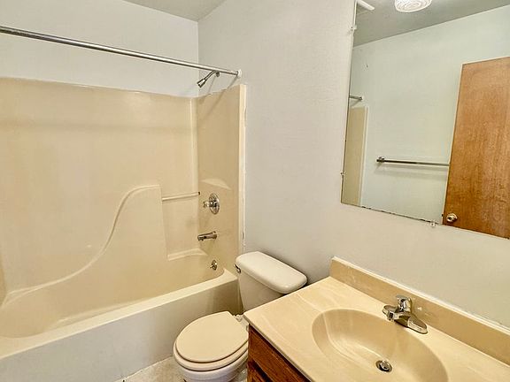 3rd image of 605 W Cross St APT 2