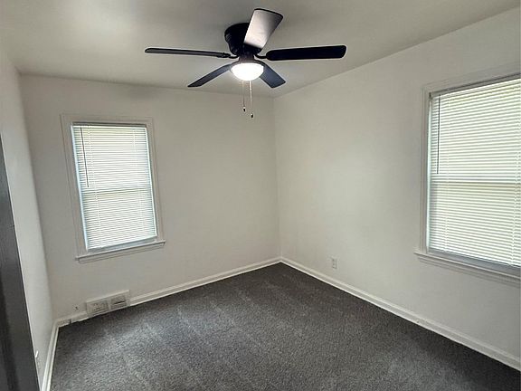 4th image of 16083 Manning St