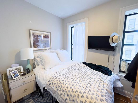 2nd image of 128 Thompson St APT 27