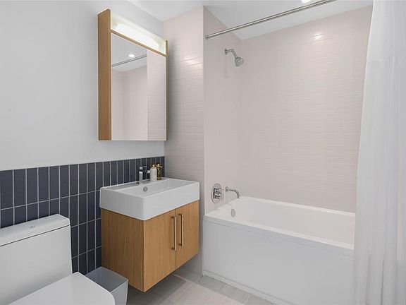 3rd image of 415 Red Hook Ln APT 8E